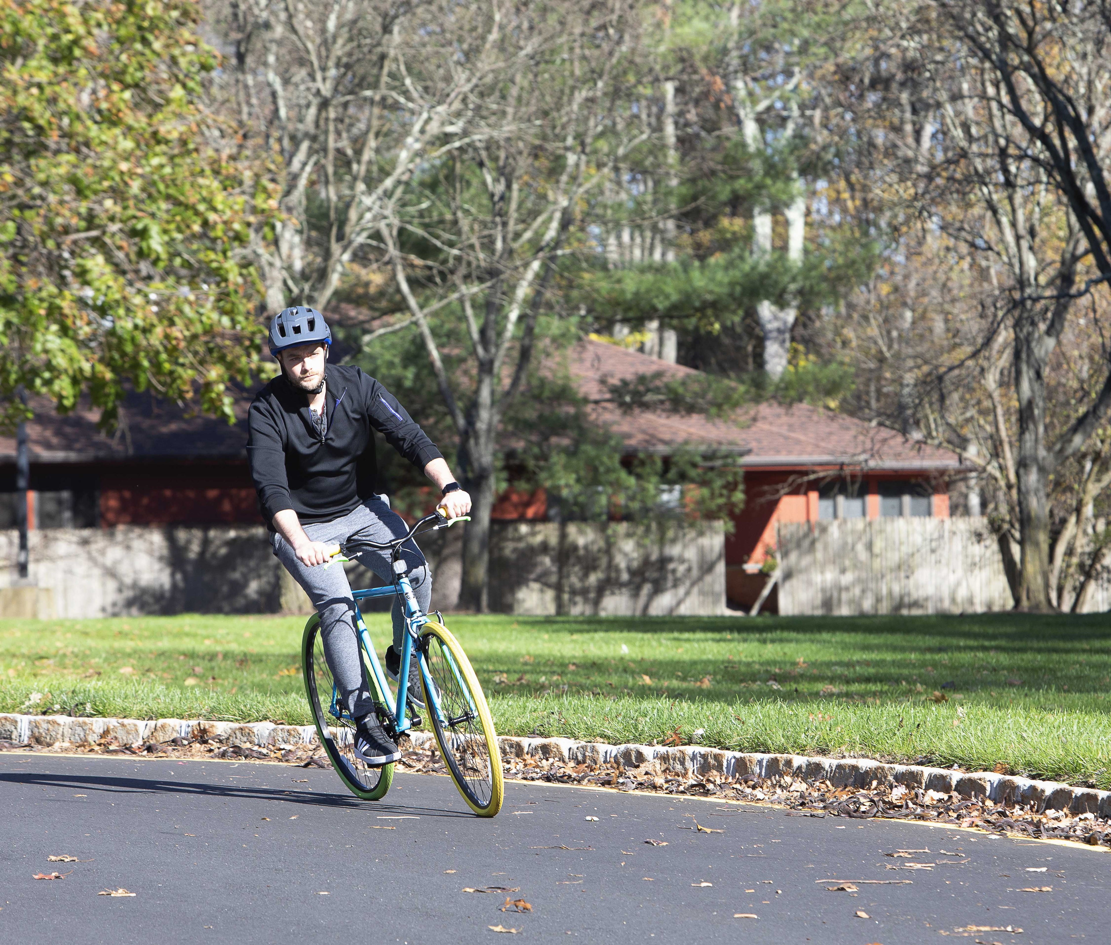 Kent 700C Men's Ridgeland Hybrid Bike, Blue/Green